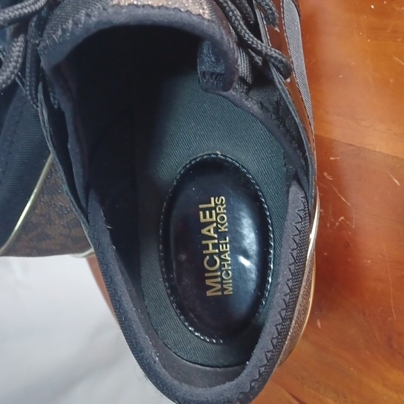 Michael Michael KORS WEDGE HEEL SHOES SIZE 11 IN A BEAUTIFUL BLACK ⚫️ - Picture 2 of 8